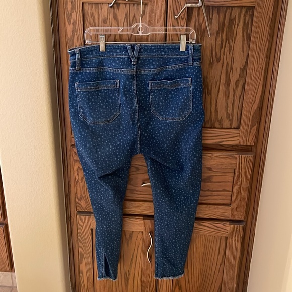 Vineyard Vines High Rise Crop Jamie Jeans with Stars Print - Picture 7 of 11